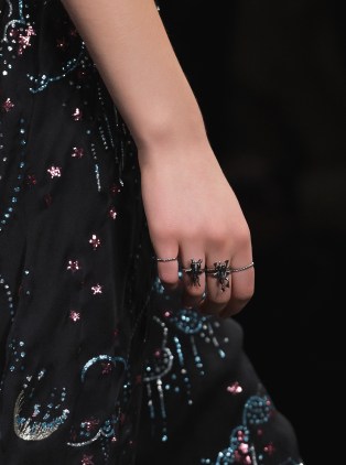 detail-valentino